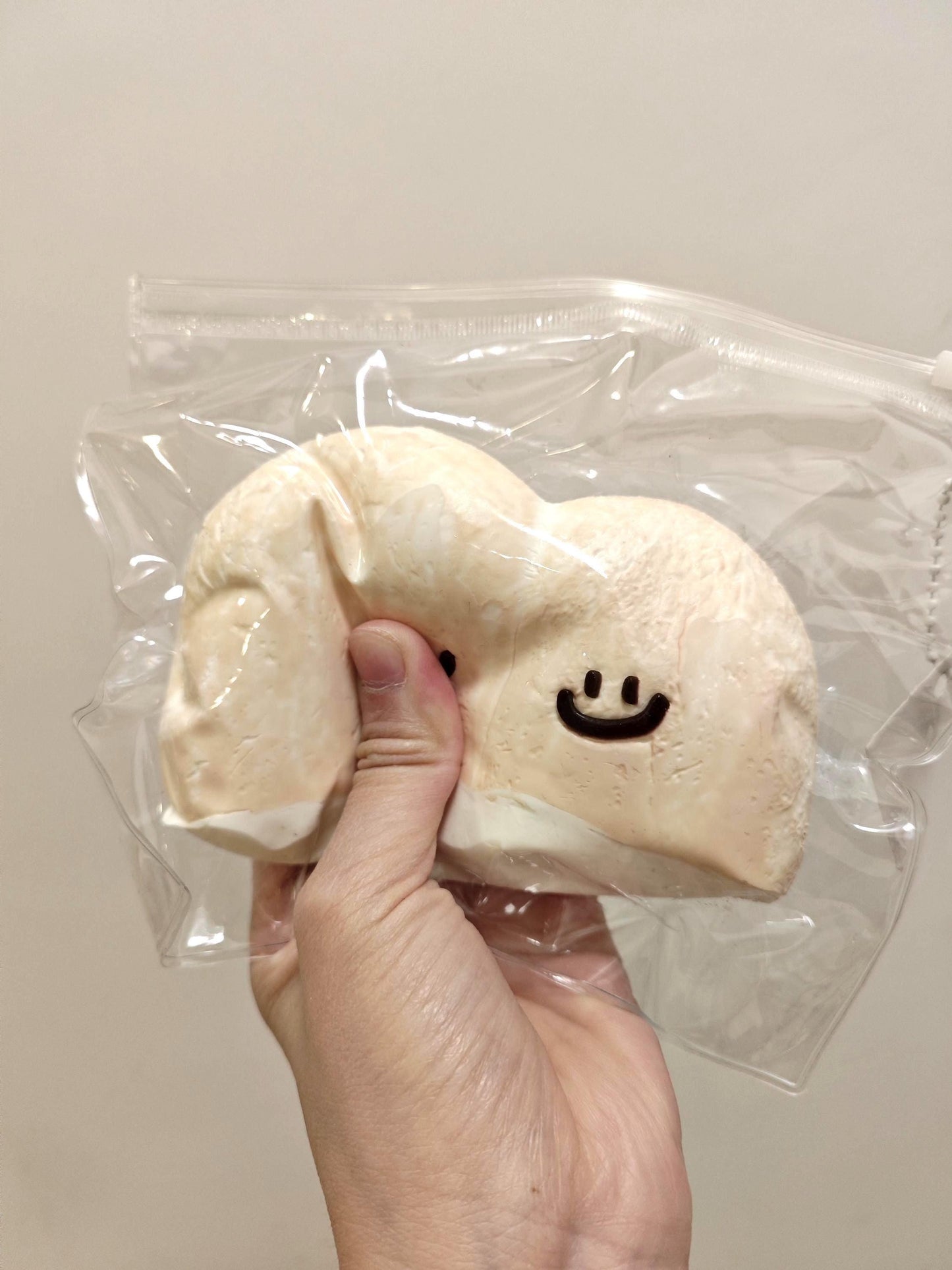 Squishy Brötchen Zwillings-Brötchen-Quetschspielzeug Gedämpftes Brötchen Kawaii Fidget Toy zur Angstlinderung Langsam aufsteigendes Sensorikspielzeug Minimalistisches Geschenk für Erwachsene