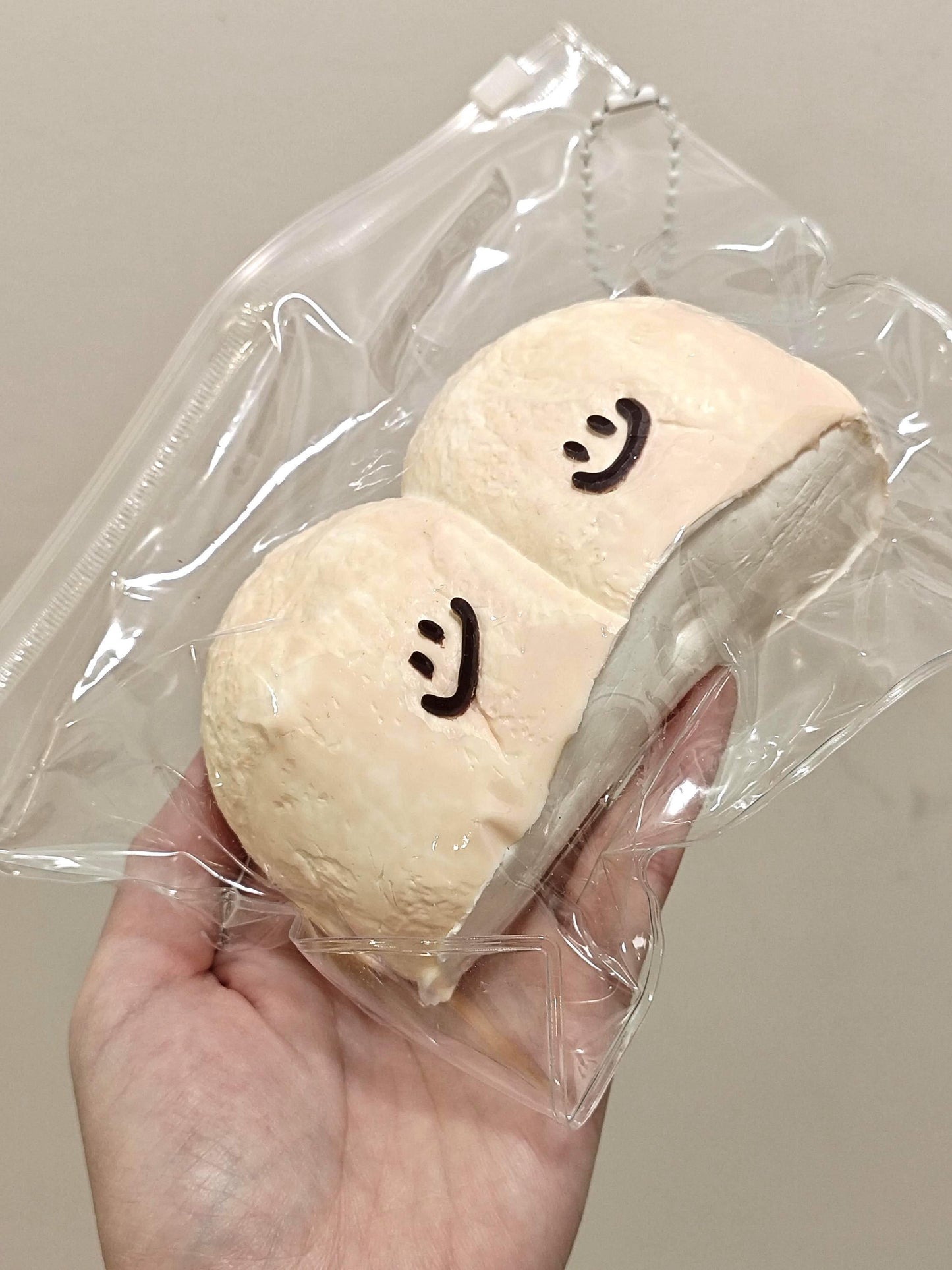 Squishy Brötchen Zwillings-Brötchen-Quetschspielzeug Gedämpftes Brötchen Kawaii Fidget Toy zur Angstlinderung Langsam aufsteigendes Sensorikspielzeug Minimalistisches Geschenk für Erwachsene
