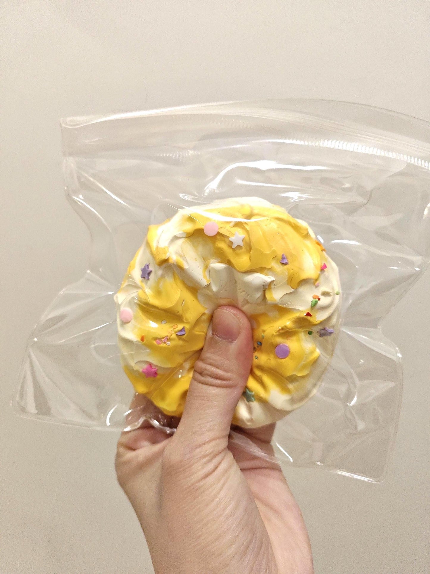 Kuchen-Squishy-Spielzeug-Set Dessert-Paar-Quetschbündel Pastellfarbener Stressball Kawaii Fidget Toy zur Angstlinderung Geschenkideen für Teenager Sammlerstück