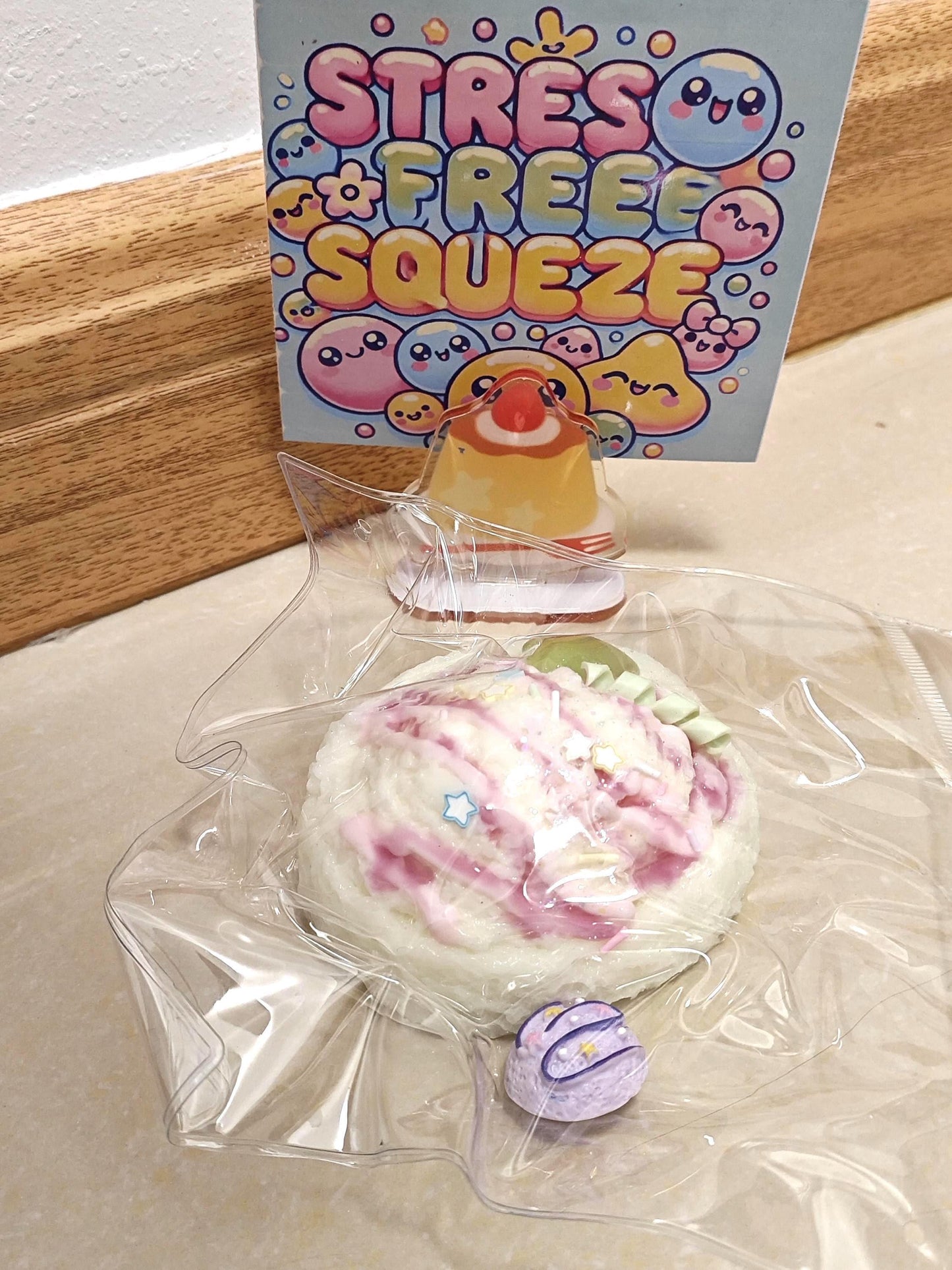 Taba Squishy Eiscreme-Quetschspielzeug, handgefertigt, Stressball, langsam aufsteigend, Fidget zur Angstlinderung, Glücksbringer, Selbstpflegegeschenk für sie, emotionale Unterstützung