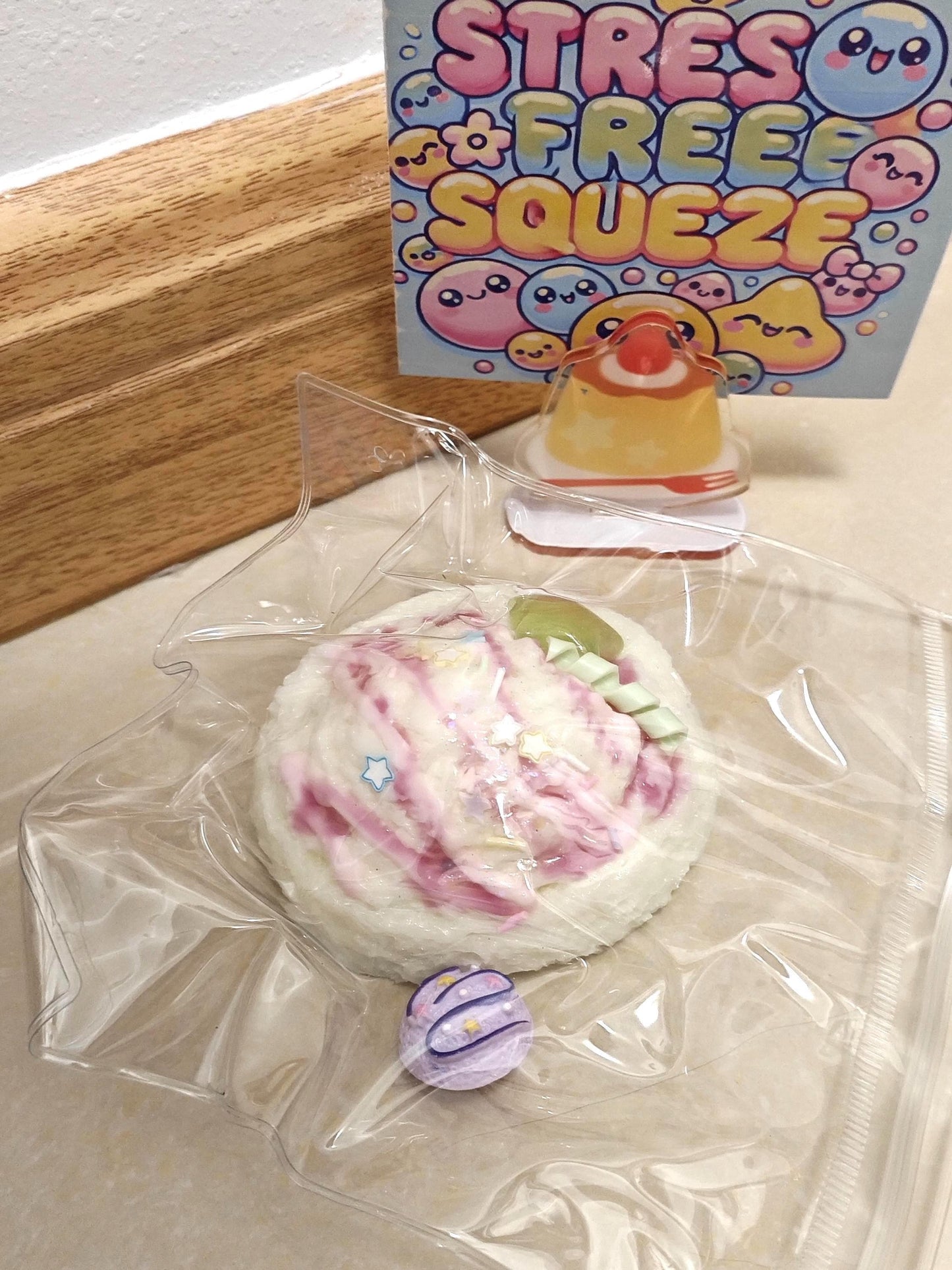 Taba Squishy Eiscreme-Quetschspielzeug, handgefertigt, Stressball, langsam aufsteigend, Fidget zur Angstlinderung, Glücksbringer, Selbstpflegegeschenk für sie, emotionale Unterstützung