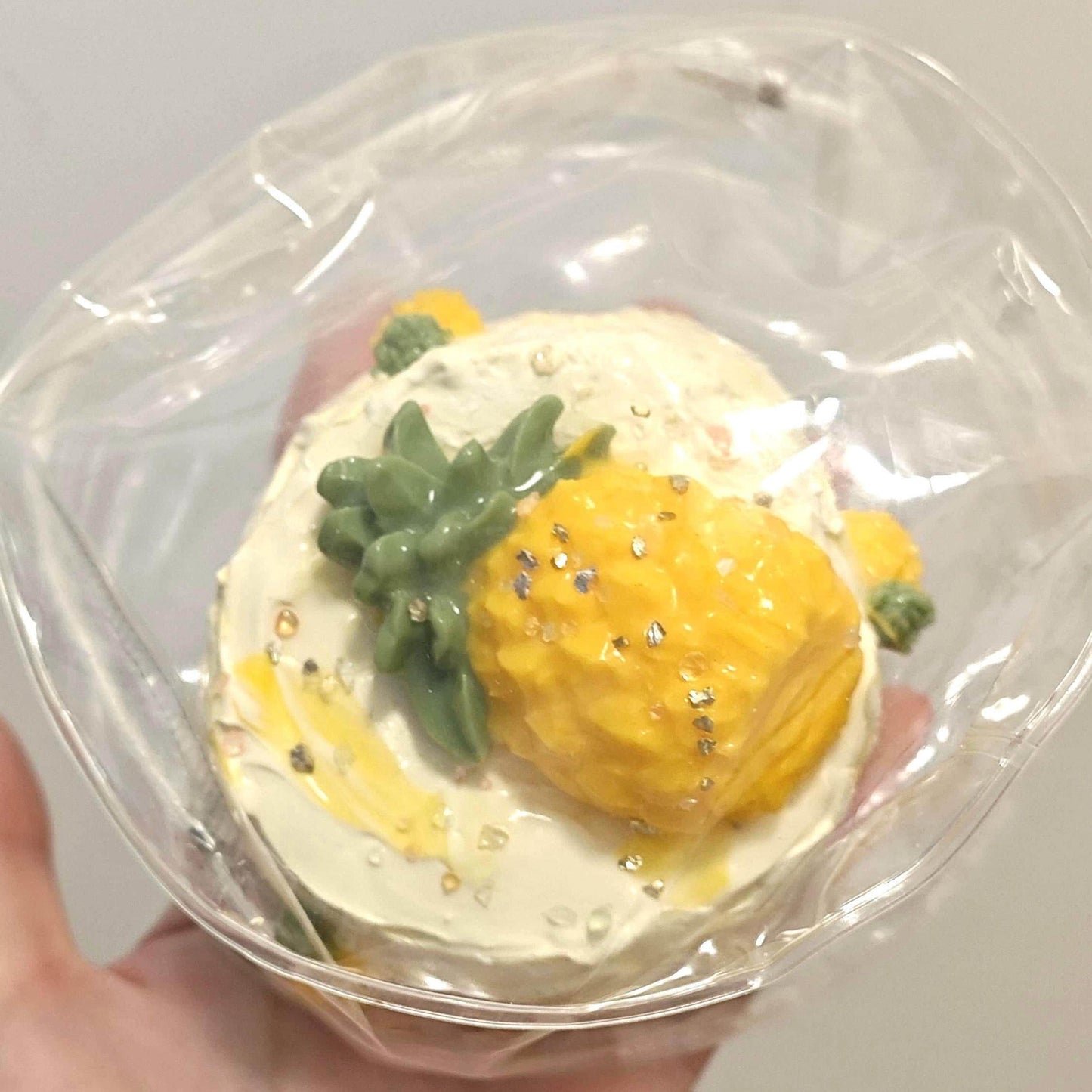 Quetschbarer Ananaskuchen Squishy Dessert Langsam aufsteigender Stressball Sensorisches Fidget Toy zur Angstlinderung Geschenkideen für Erwachsene Schreibtischdeko