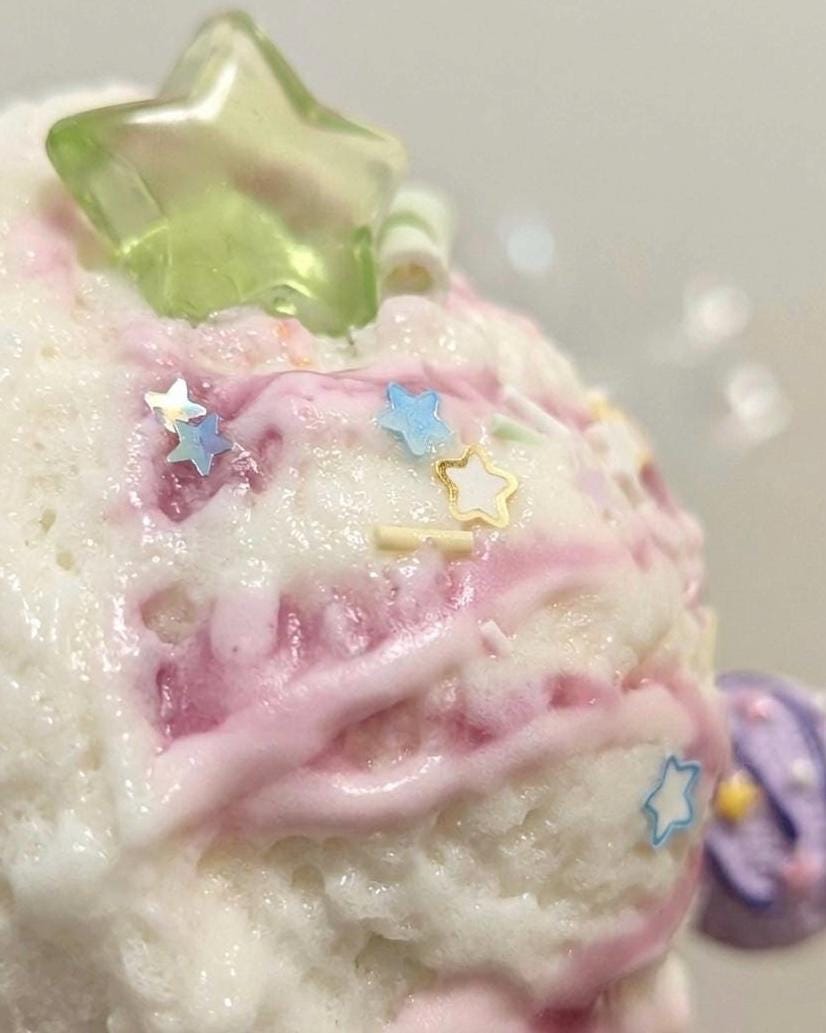 Taba Squishy Eiscreme-Quetschspielzeug, handgefertigt, Stressball, langsam aufsteigend, Fidget zur Angstlinderung, Glücksbringer, Selbstpflegegeschenk für sie, emotionale Unterstützung