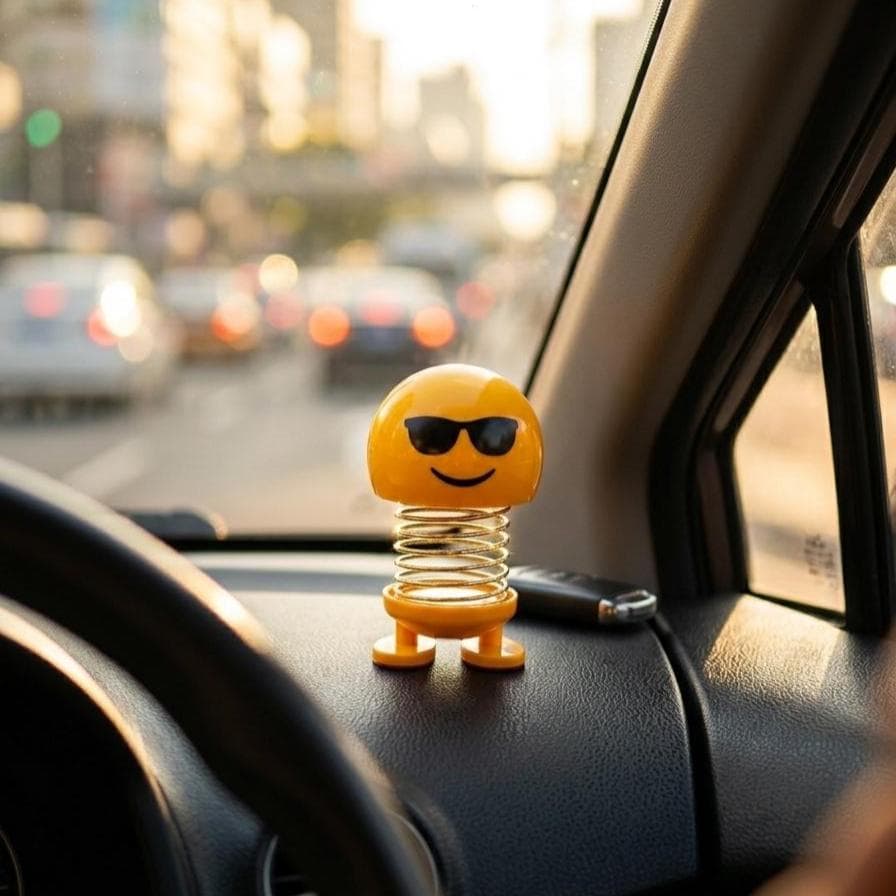 Emoji Wackelkopf-Spielzeug Smiley-Gesicht Schreibtischspielzeug Deko Auto-Zubehör Anhänger Geschenk für Ihn Büro Schreibtisch Lustige Deko Geschenk für Kollegen Stressabbau