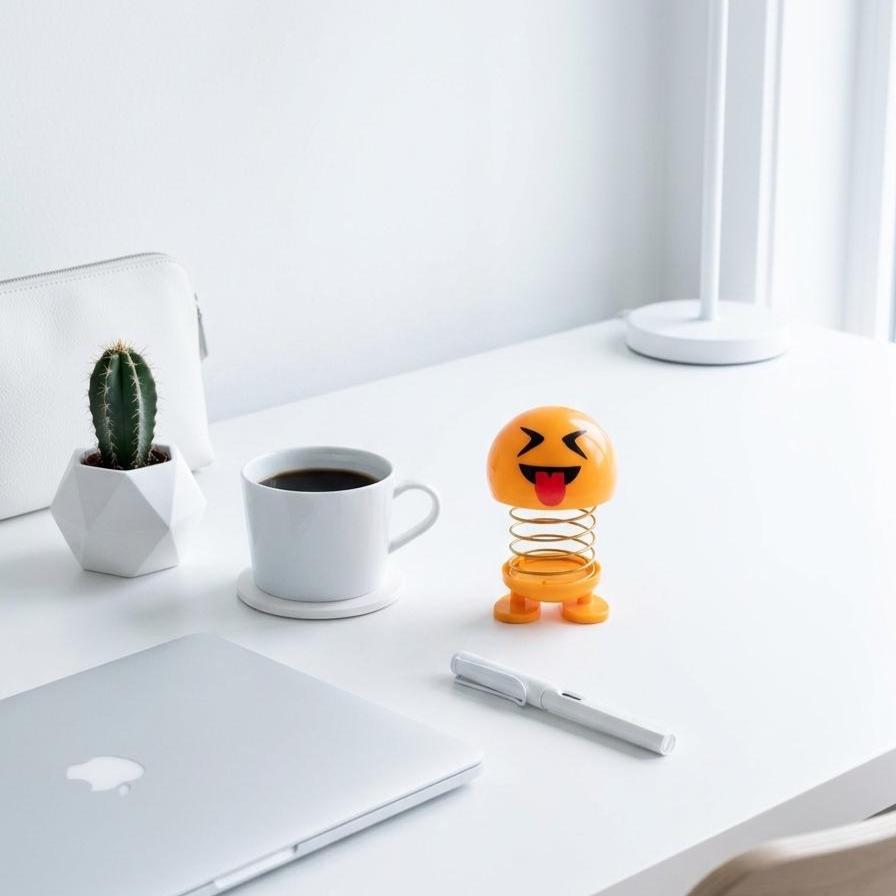Emoji Wackelkopf-Spielzeug Smiley-Gesicht Schreibtischspielzeug Deko Auto-Zubehör Anhänger Geschenk für Ihn Büro Schreibtisch Lustige Deko Geschenk für Kollegen Stressabbau