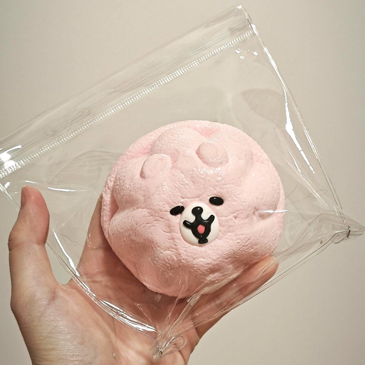 Squishy Pink Bär Quetschspielzeug Langsam Steigender Stressball für Angstlinderung Spielzeug Fidget Geschenkideen Teenager Mädchen Schreibtisch Deko Kinder ADHS Schreibtisch Kumpel